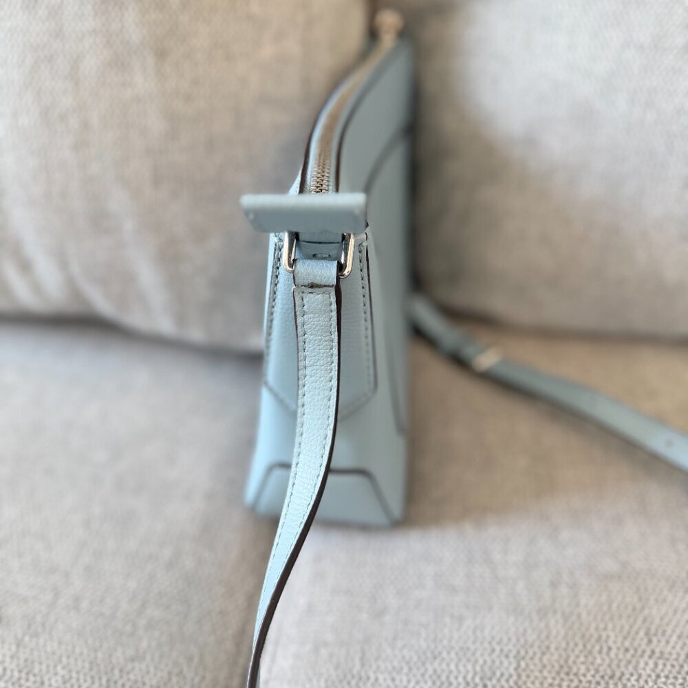 👜✨ DKNY New York Pebbled Leather Crossbody – Light Blue ✨👜 - Picture 4 of 11